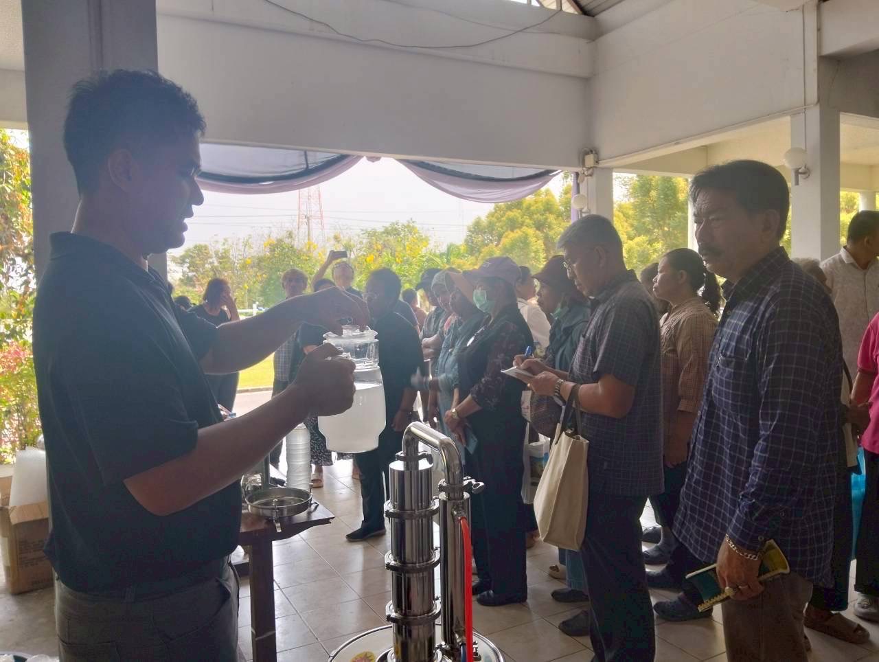 title - ศกร. หนุน “กองทุนฟื้นฟูฯ” พลิกโฉมเกษตรกรไทย! ปรับวิธีคิด-เติมเทคนิคการผลิต สร้างอำนาจต่อรองยุควิกฤตโลก